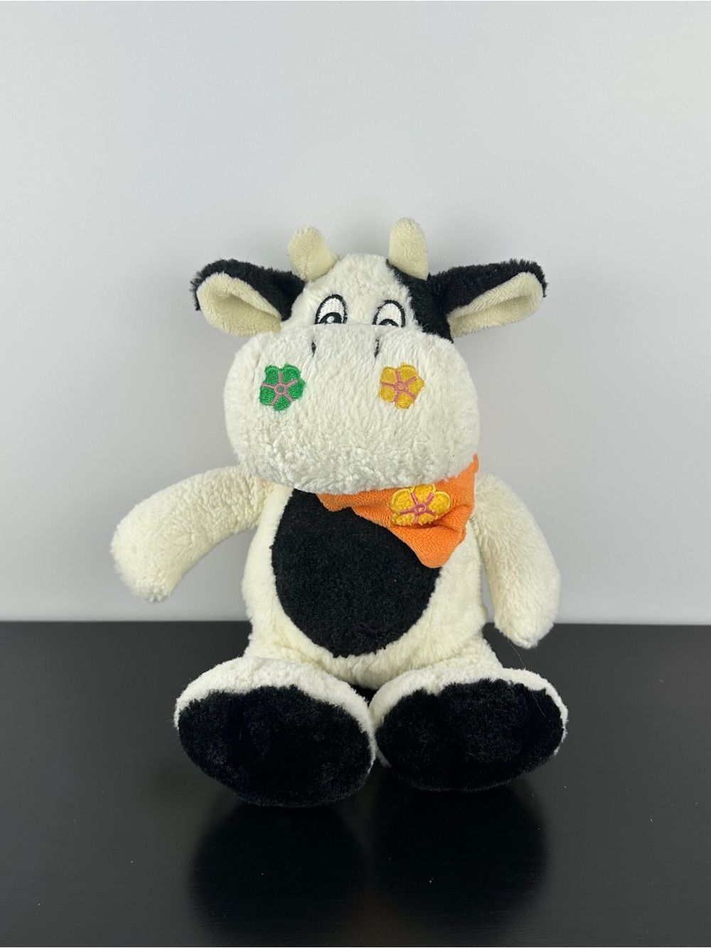 Russ Berrie RARE Wellesley Cow 12” Orange Floral Flower Scarf White Black Plush